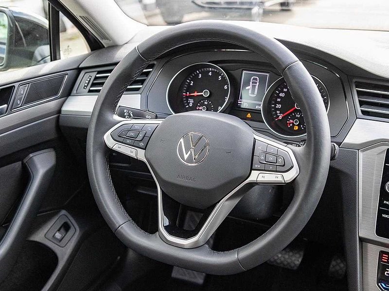 Volkswagen Passat Variant TSI DSG Conceptline Business Premium Navi+LED+Kamera+SHZ+PDC+Priv